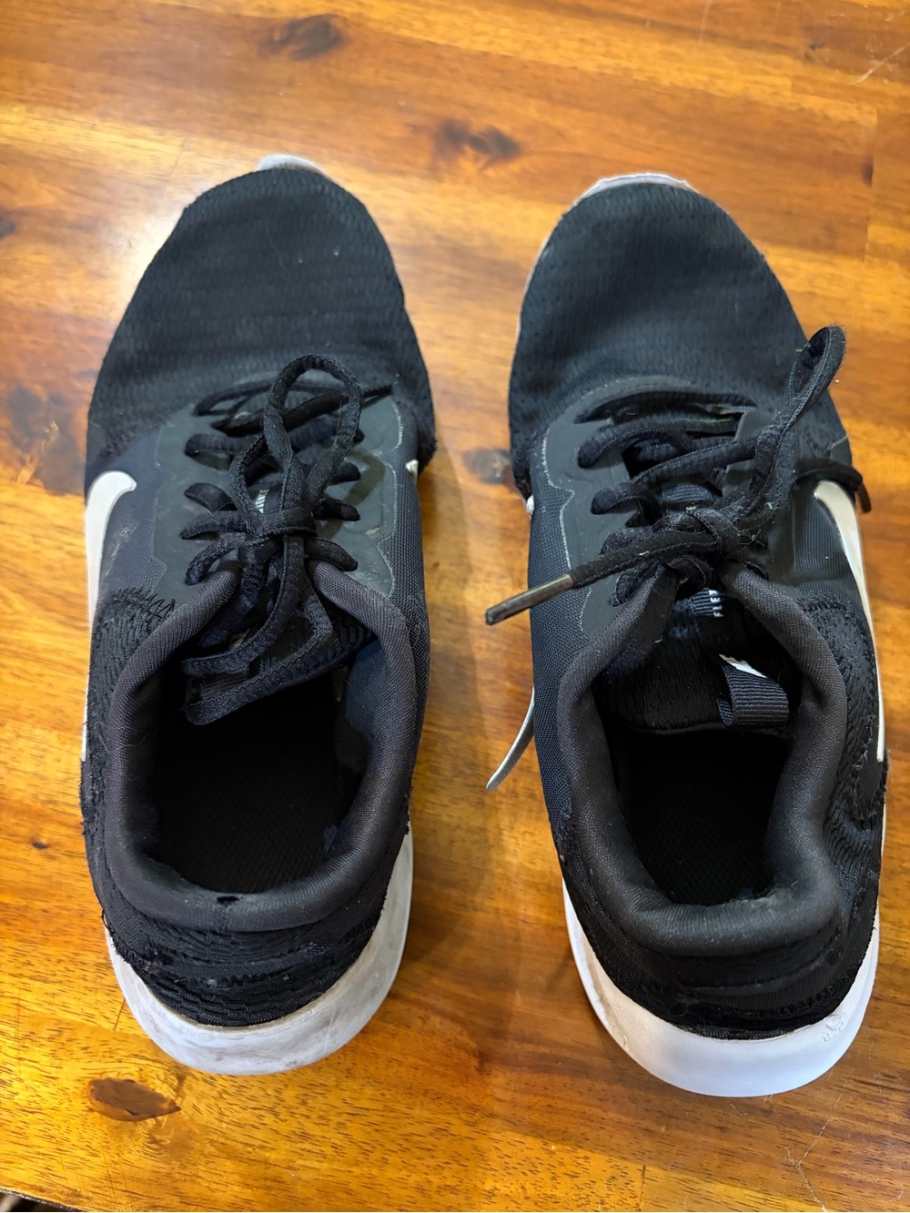 Nike Black and White Women’s Athletic Sneakers. Size 7. - Picture 2 of 7